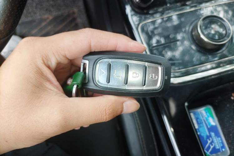 Used NETA U 2022 Pro 400 Comfortable Ride On-Demand Version L Vehicle Key