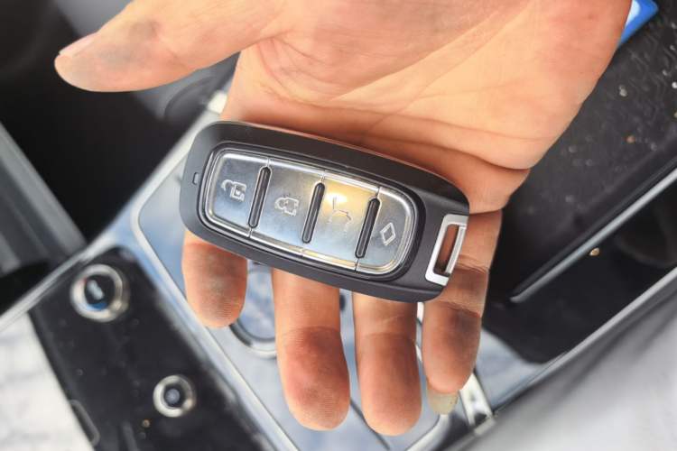 Used NETA U 2022 Zhi400 Pro Ternary Lithium Vehicle Key