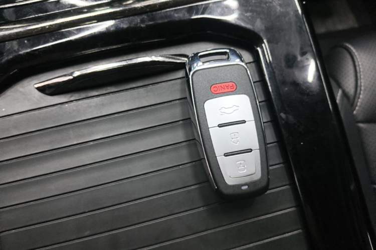 Used NETA U 2022 Zhi400 Pro Ternary Lithium Vehicle Key