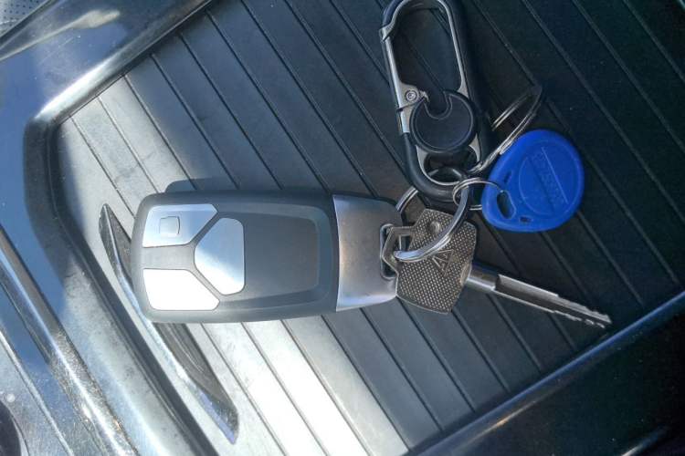 Used NETA U 2022 Zhi 400 Lithium-Nickel-Manganese-Cobalt Energy System Vehicle Key