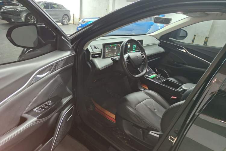 Used NETA U 2023 NETA U-Ⅱ Challenge Edition 400 U Show – Lithium Iron Phosphate Driver Seat