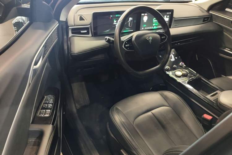 Used NETA U 2023 NETA U-Ⅱ Challenge Edition 400 U Show – Lithium Iron Phosphate Driver Seat