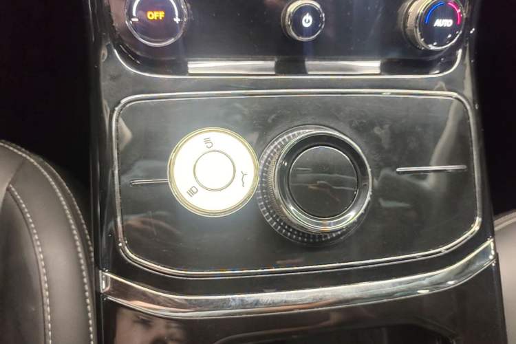 Used NETA U 2023 NETA U-Ⅱ Challenge Edition 400 U Show – Lithium Iron Phosphate Interior 1