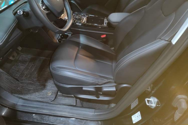 Used NETA U 2023 NETA U-Ⅱ 400 U Show Edition – Lithium Iron Phosphate Left Front Seat