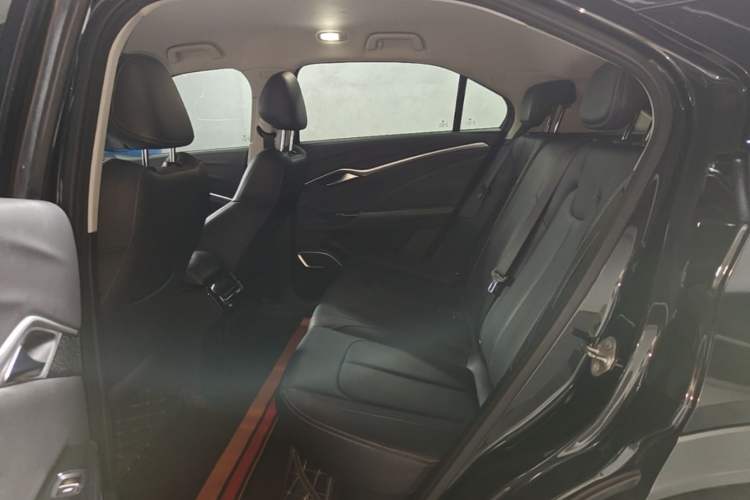 Used NETA U 2023 NETA U-Ⅱ Challenge Edition 400 U Show – Lithium Iron Phosphate Left Rear Seat