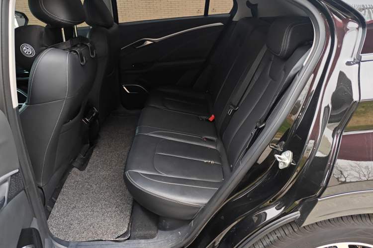 Used NETA U 2023 NETA U-Ⅱ Challenge Edition 500 U Show – Lithium Iron Phosphate Left Rear Seat