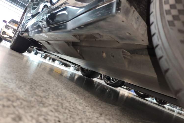 Used NETA U 2023 NETA U-Ⅱ Challenge Edition 400 U Show – Lithium Iron Phosphate Left Side Sill