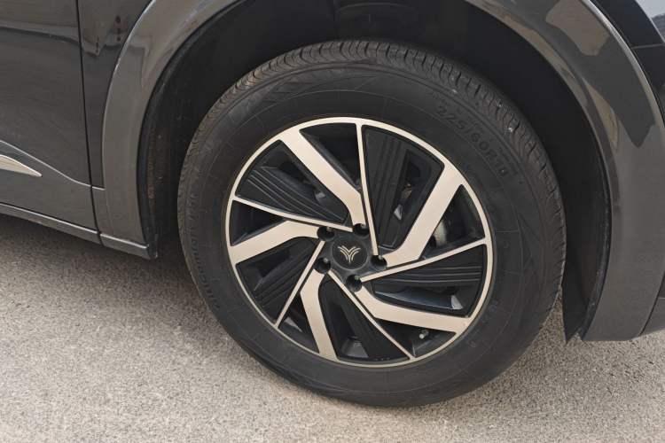 Used NETA U 2023 NETA U-Ⅱ Challenge Edition 500 U Show – Lithium Iron Phosphate Right Front Wheel Hub