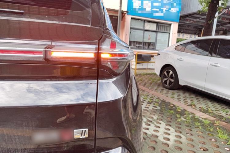 Used NETA U 2023 NETA U-Ⅱ Challenge Edition 500 U Show – Lithium Iron Phosphate Right Rear Taillight