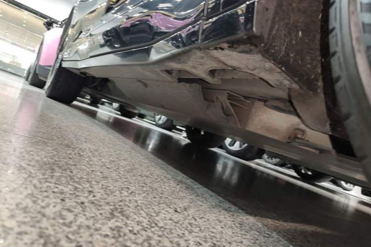 Used NETA U 2023 NETA U-Ⅱ Challenge Edition 400 U Show – Lithium Iron Phosphate Right Side Sill