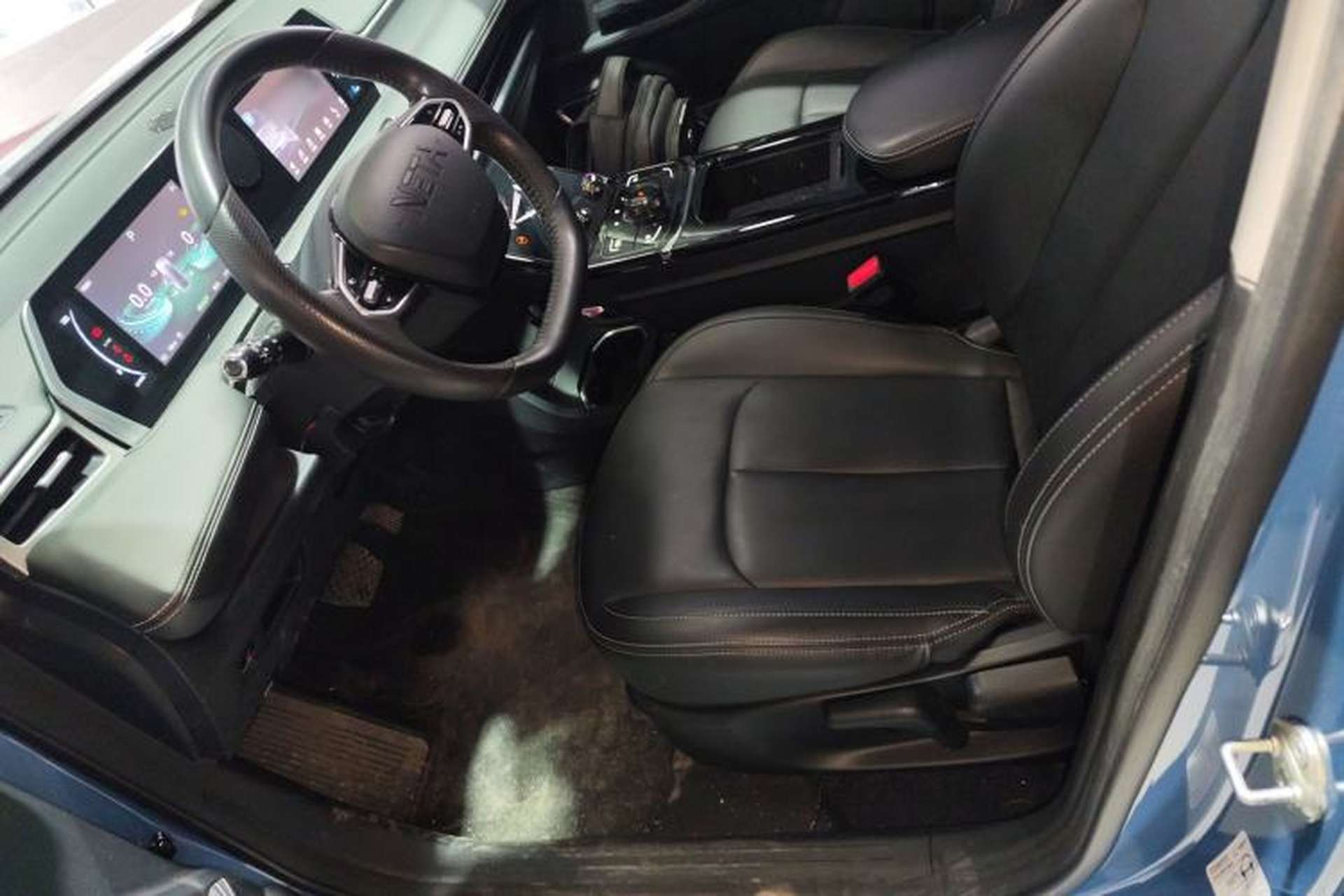 Used NETA U 2023 NETA U-Ⅱ 400 U Show Edition – Lithium Iron Phosphate Left Front Seat