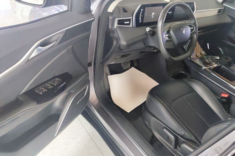 Used NETA U 2023 NETA U-Ⅱ 400 U-SHOW Edition Lithium-Ion Battery Driver Seat
