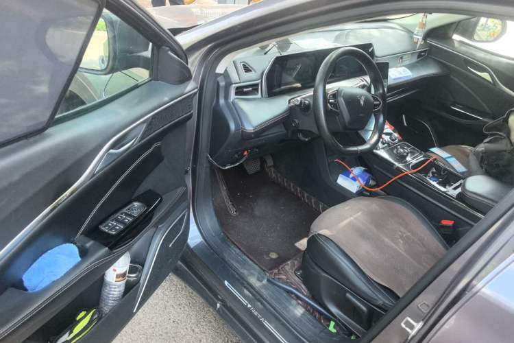 Used NETA U 2023 NETA U-Ⅱ 400 U-SHOW Edition Lithium-Ion Battery Driver Seat