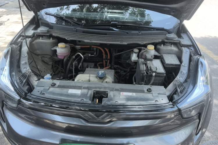 Used NETA U 2023 NETA U-Ⅱ 400 U-SHOW Edition Lithium-Ion Battery Engine Bay
