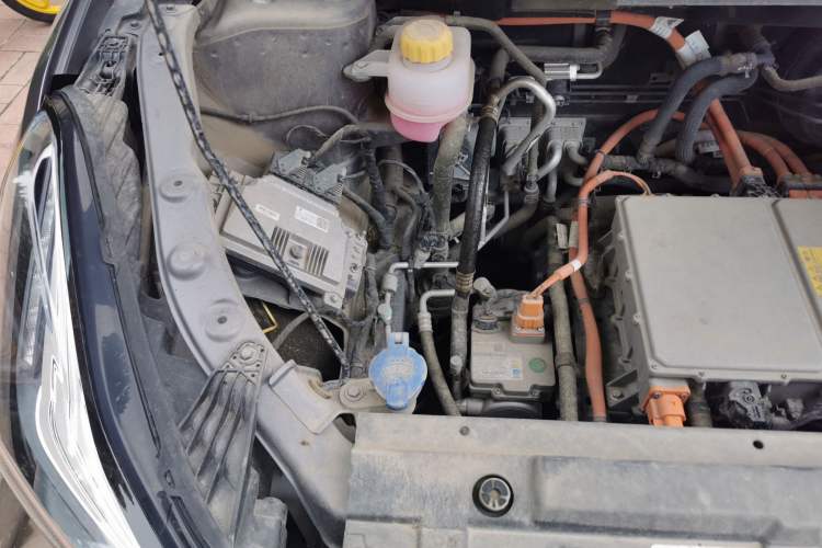 Used NETA U 2023 NETA U-Ⅱ Challenge Edition 400 U Show – Lithium Iron Phosphate Engine Bay Right