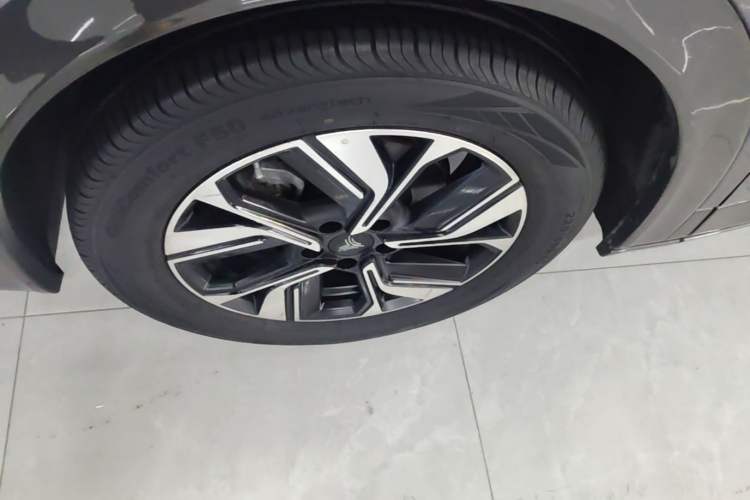 Used NETA U 2023 NETA U-Ⅱ 400 U-SHOW Edition Lithium-Ion Battery Left Front Wheel Hub