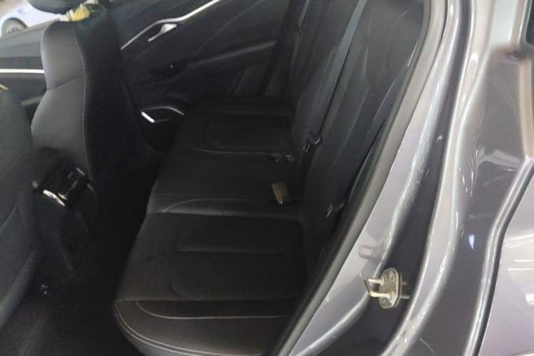 Used NETA U 2023 NETA U-Ⅱ 400 U-SHOW Edition Lithium-Ion Battery Left Rear Seat
