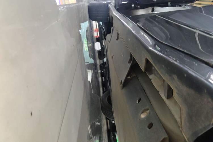 Used NETA U 2023 NETA U-Ⅱ 400 U-SHOW Edition Lithium-Ion Battery Left Side Sill