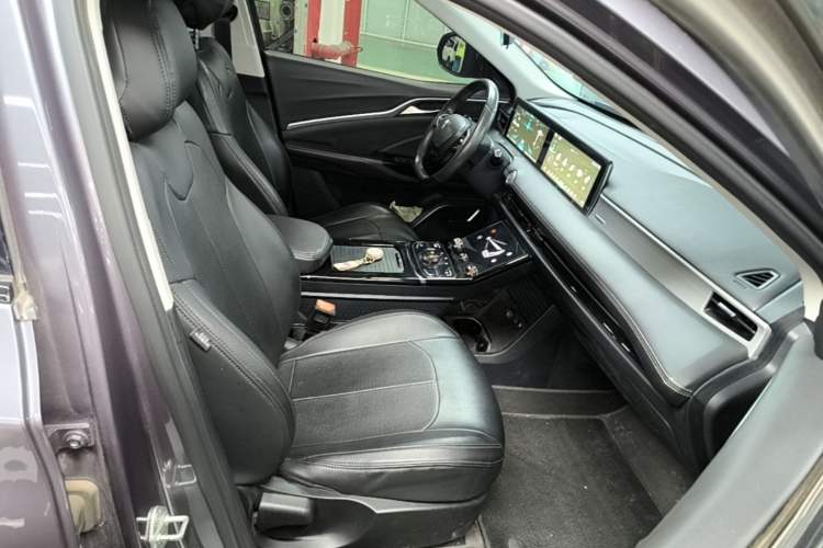 Used NETA U 2023 NETA U-Ⅱ Challenge Edition 400 U Show – Lithium Iron Phosphate Right Front Seat