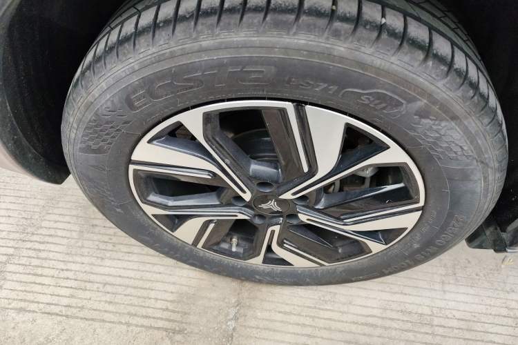 Used NETA U 2023 NETA U-Ⅱ 400 U-SHOW Edition Lithium-Ion Battery Right Rear Wheel Hub