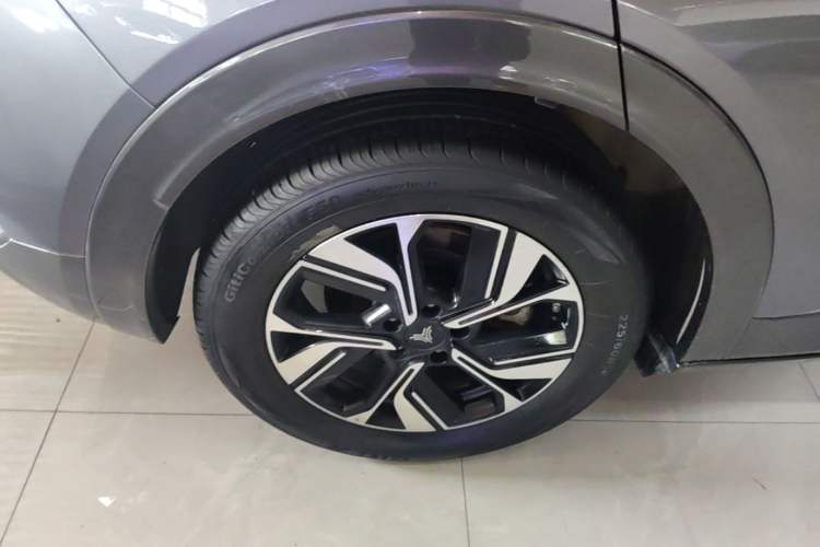 Used NETA U 2023 NETA U-Ⅱ 400 U-SHOW Edition Lithium-Ion Battery Right Rear Wheel Hub