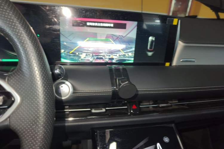 Used NETA U 2023 NETA U-Ⅱ Challenge Edition 500 U Show – Lithium Iron Phosphate Audio And AC Panel