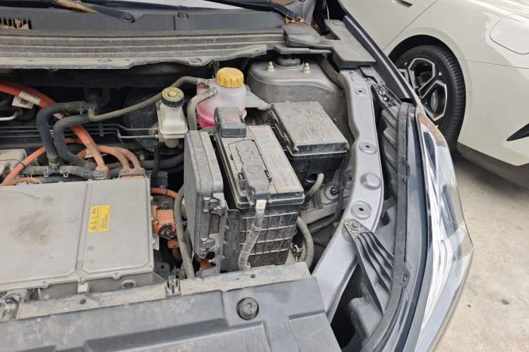 Used NETA U 2023 NETA U-Ⅱ Challenge Edition 500 U Show – Lithium Iron Phosphate Engine Bay Left