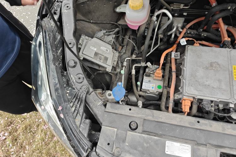 Used NETA U 2023 NETA U-Ⅱ 400 U Show Edition – Lithium Iron Phosphate Engine Bay Right