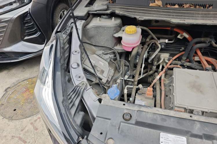 Used NETA U 2023 NETA U-Ⅱ Challenge Edition 500 U Show – Lithium Iron Phosphate Engine Bay Right