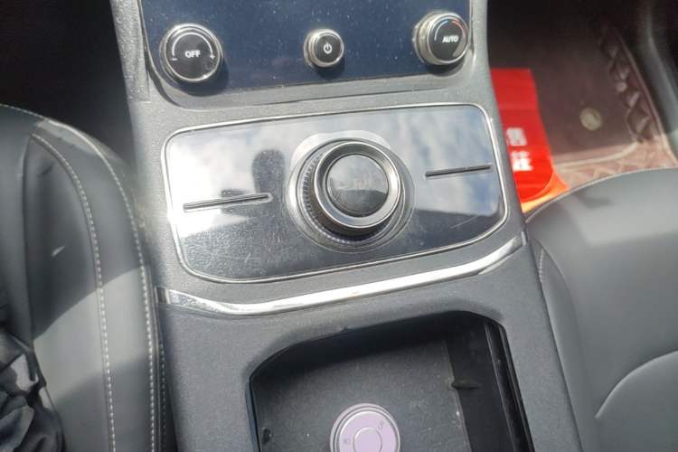 Used NETA U 2023 NETA U-Ⅱ Challenge Edition 400 U Show – Lithium Iron Phosphate Gear Lever