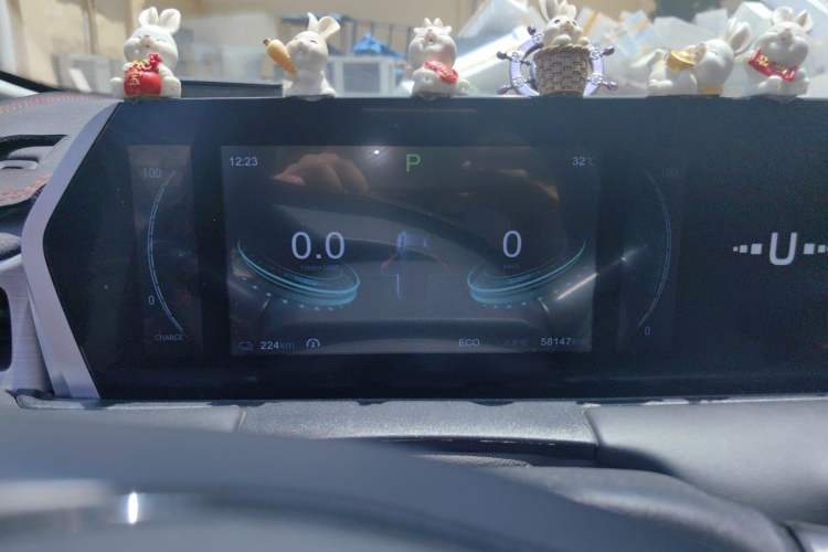 Used NETA U 2023 NETA U-Ⅱ 400 U-SHOW Edition Lithium-Ion Battery Instrument Cluster