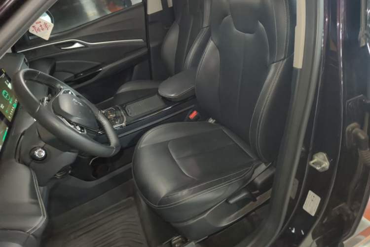 Used NETA U 2023 NETA U-Ⅱ Challenge Edition 500 U Show – Lithium Iron Phosphate Left Front Seat