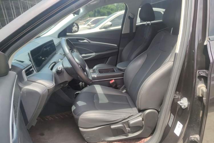 Used NETA U 2023 NETA U-Ⅱ Challenge Edition 400 U Show – Lithium Iron Phosphate Left Front Seat