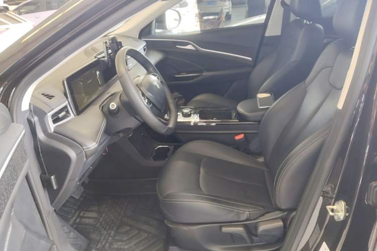 Used NETA U 2023 NETA U-Ⅱ Challenge Edition 500 U Show – Lithium Iron Phosphate Left Front Seat