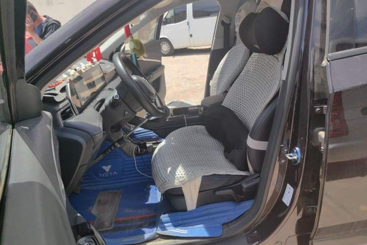 Used NETA U 2023 NETA U-Ⅱ 400 U-SHOW Edition Lithium-Ion Battery Left Front Seat