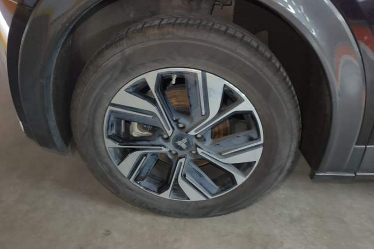 Used NETA U 2023 NETA U-Ⅱ Challenge Edition 500 U Show – Lithium Iron Phosphate Left Front Wheel Hub