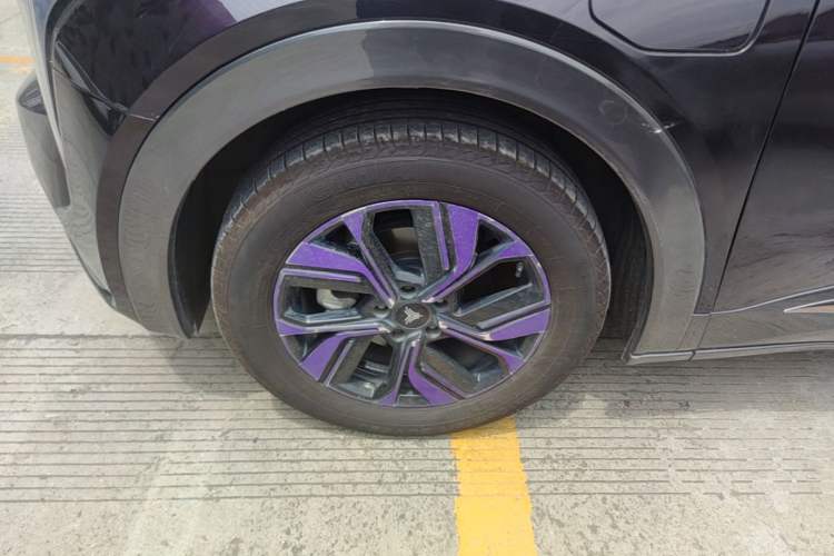 Used NETA U 2023 NETA U-Ⅱ Challenge Edition 400 U Show – Lithium Iron Phosphate Left Front Wheel Hub