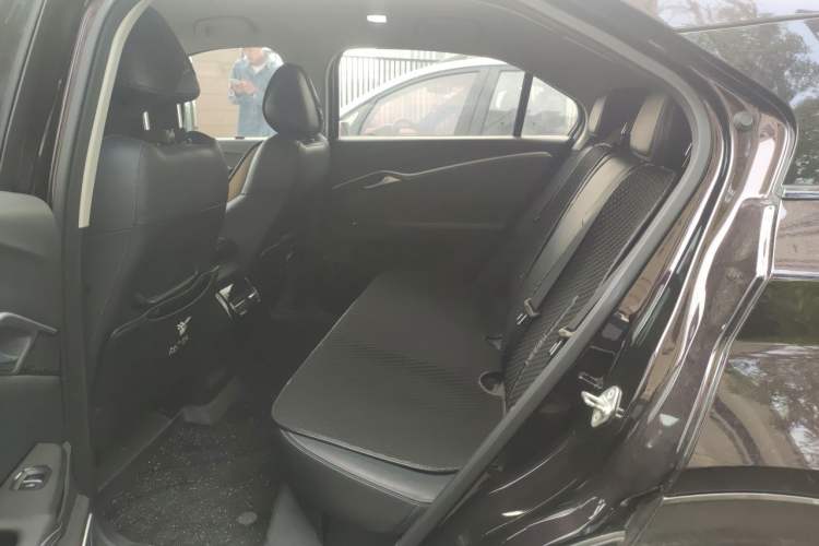 Used NETA U 2023 NETA U-Ⅱ Challenge Edition 500 U Show – Lithium Iron Phosphate Left Rear Seat
