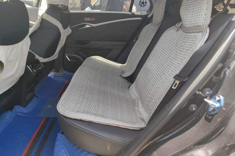 Used NETA U 2023 NETA U-Ⅱ 400 U-SHOW Edition Lithium-Ion Battery Left Rear Seat