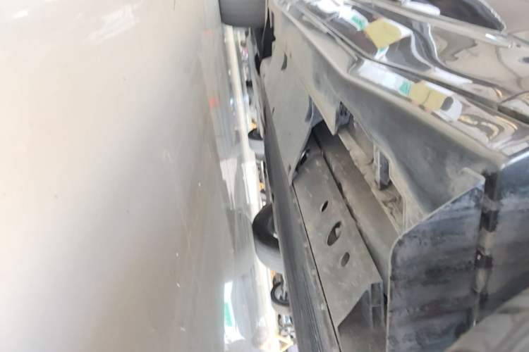 Used NETA U 2023 NETA U-Ⅱ Challenge Edition 500 U Show – Lithium Iron Phosphate Left Side Sill