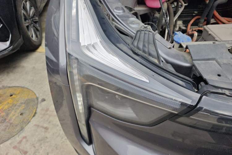 Used NETA U 2023 NETA U-Ⅱ Challenge Edition 500 U Show – Lithium Iron Phosphate Right Front Headlight