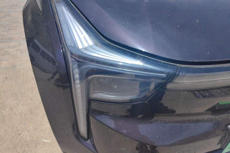 Used NETA U 2023 NETA U-Ⅱ 400 U-SHOW Edition Lithium-Ion Battery Right Front Headlight