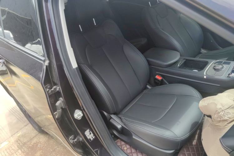 Used NETA U 2023 NETA U-Ⅱ Challenge Edition 400 U Show – Lithium Iron Phosphate Right Front Seat