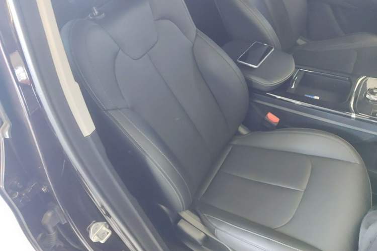Used NETA U 2023 NETA U-Ⅱ Challenge Edition 500 U Show – Lithium Iron Phosphate Right Front Seat
