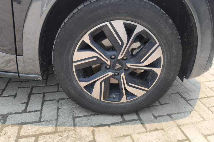 Used NETA U 2023 Neta U-Ⅱ 500 U Show Edition – Lithium Iron Phosphate Right Front Wheel Hub