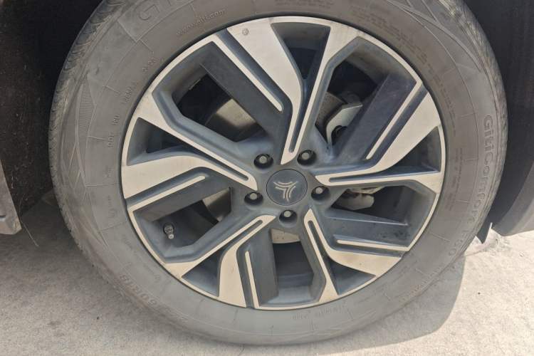 Used NETA U 2023 NETA U-Ⅱ Challenge Edition 500 U Show – Lithium Iron Phosphate Right Front Wheel Hub
