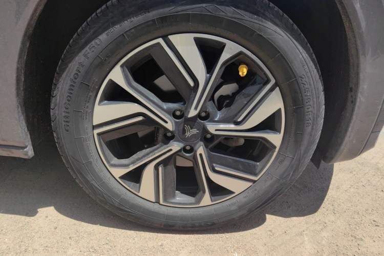 Used NETA U 2023 NETA U-Ⅱ 400 U-SHOW Edition Lithium-Ion Battery Right Front Wheel Hub