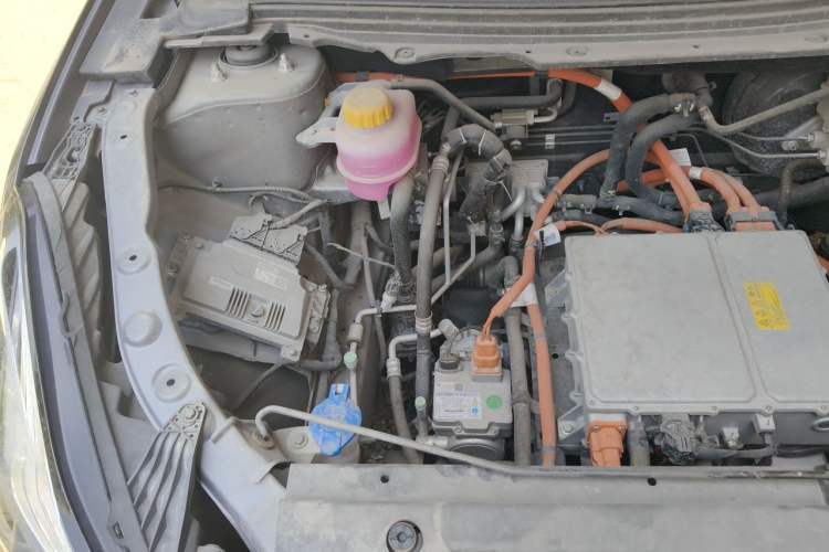 Used NETA U 2023 NETA U-Ⅱ 400 U-SHOW Edition Lithium-Ion Battery Engine Bay Right