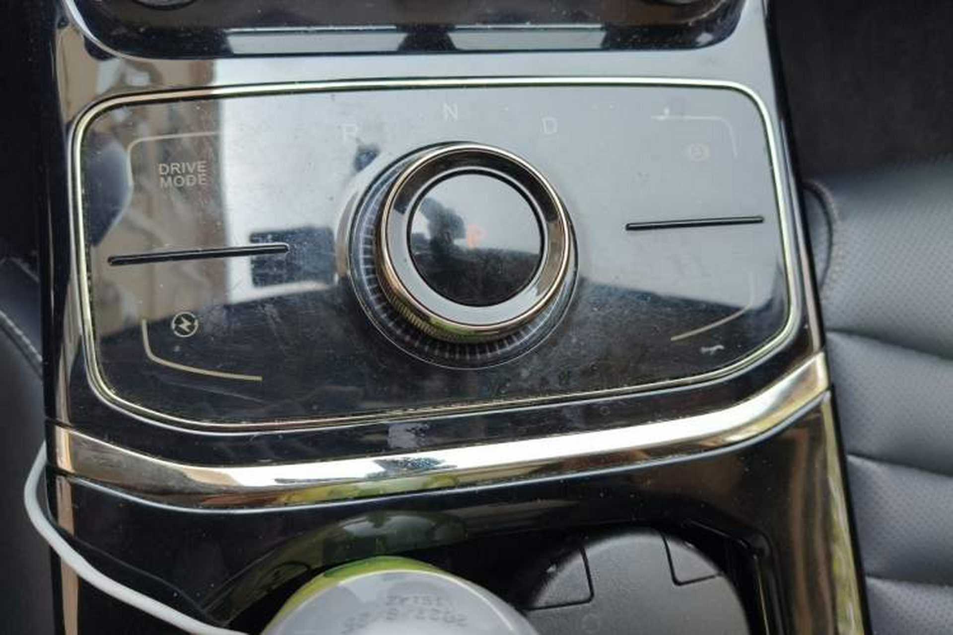 Used NETA U 2023 NETA U-Ⅱ 400 U-SHOW Edition Lithium-Ion Battery Gear Lever