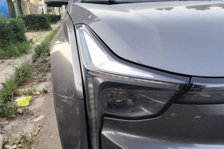 Used NETA U 2023 NETA U-Ⅱ Challenge Edition 500 NMC Lithium-ion Right Front Headlight
